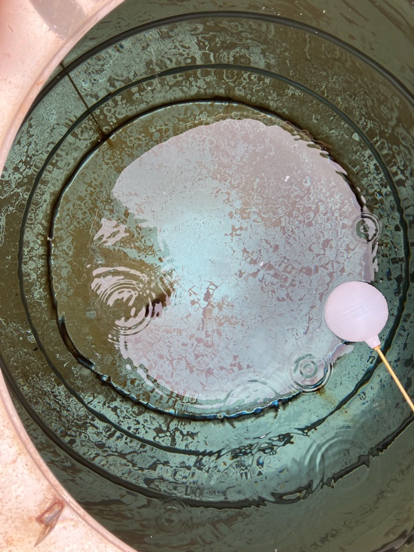 屋上貯水タンク清掃前